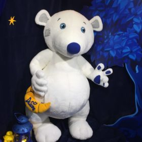 Большой белый медведь De Luna с синим носом держит жёлтый полумесяц, игрушка на заказ для выставки
