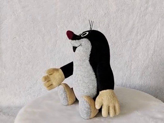 Игрушка мягкая Кротик сидит, игрушка по фото на заказ: серые подошвы и прошитые бежевые пальцы