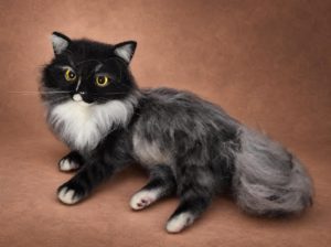 Реалистичная игрушка кот дымчатого окраса