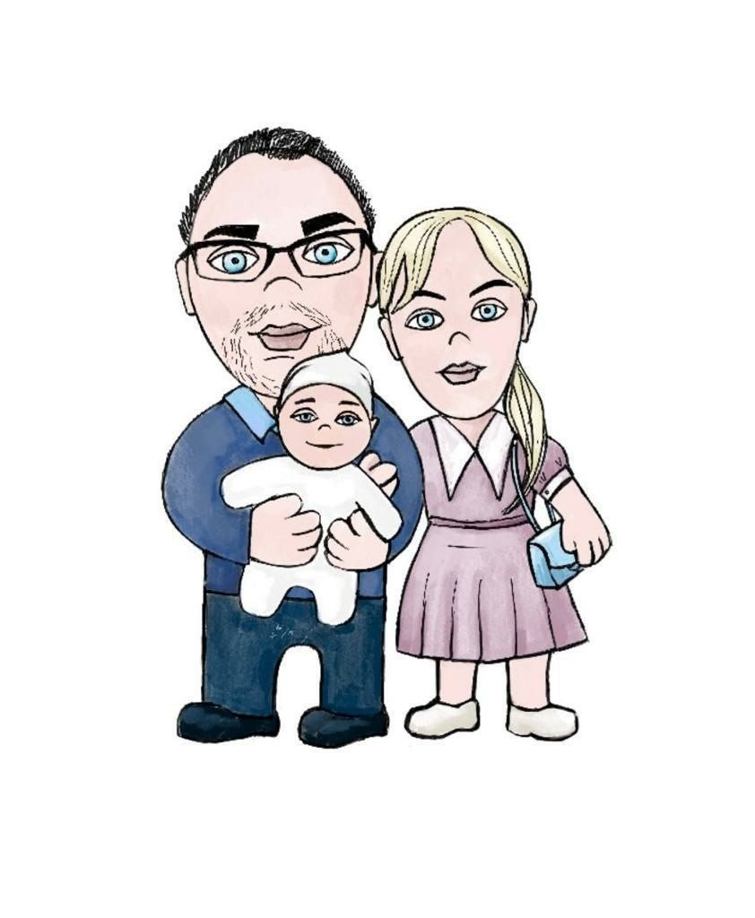 Рисунок заказчика: мультяшный портрет семьи, по которому сшиты куклы папа, мама и малыш
