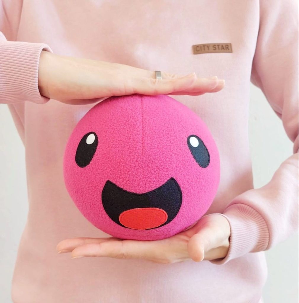 Розовый слайм из Slime Rancher, игрушка ручной работы: ярко-розовый шар с открытой улыбкой